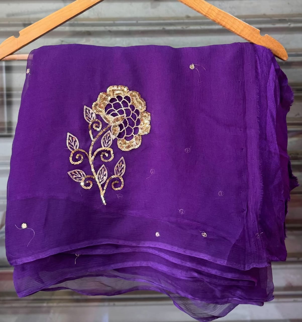 Pure Jaipuri Dimond Chiffon Sequence Zari Work Saree With Running Blouse.( 13 Buti) )