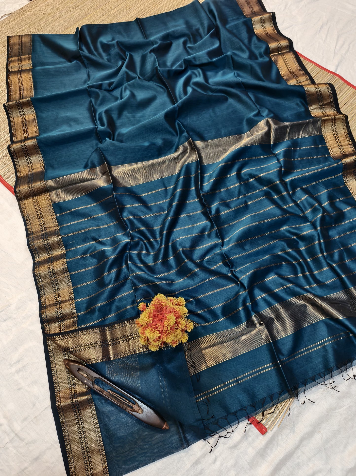 Handloom Maheshwari Silk Saree With Golden Zari Work