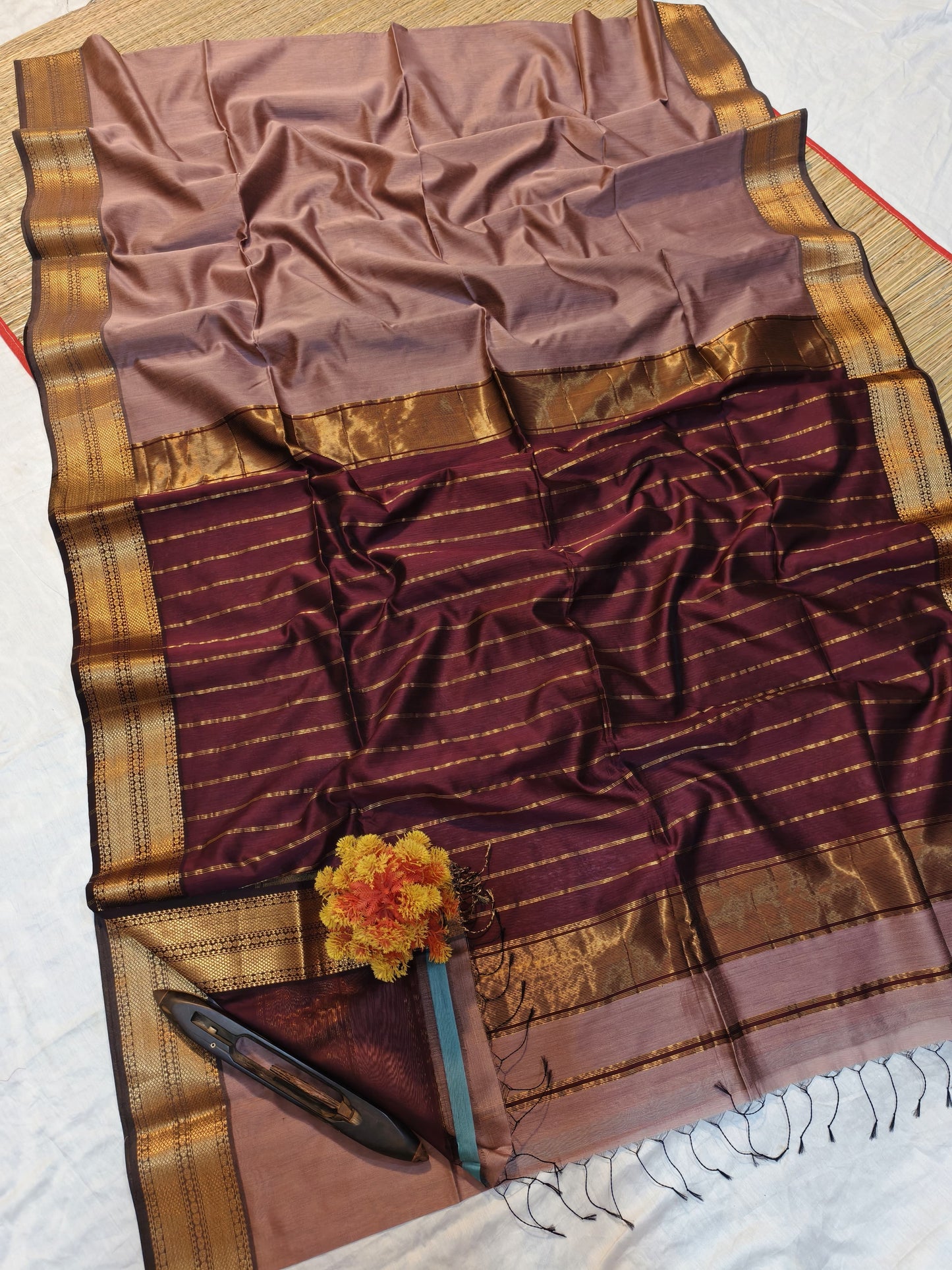 Handloom Maheshwari Silk Saree With Golden Zari Work