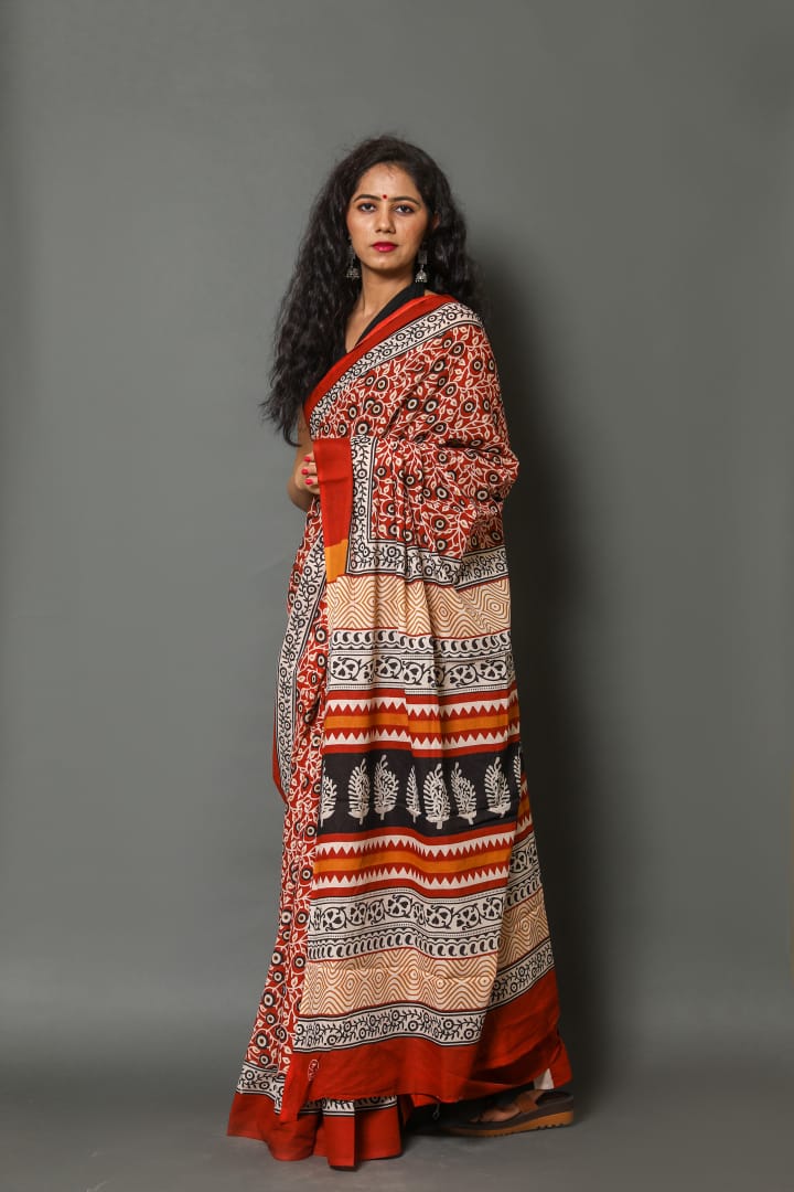 Pure Hand Printed Cotton Sarees With Blouse
