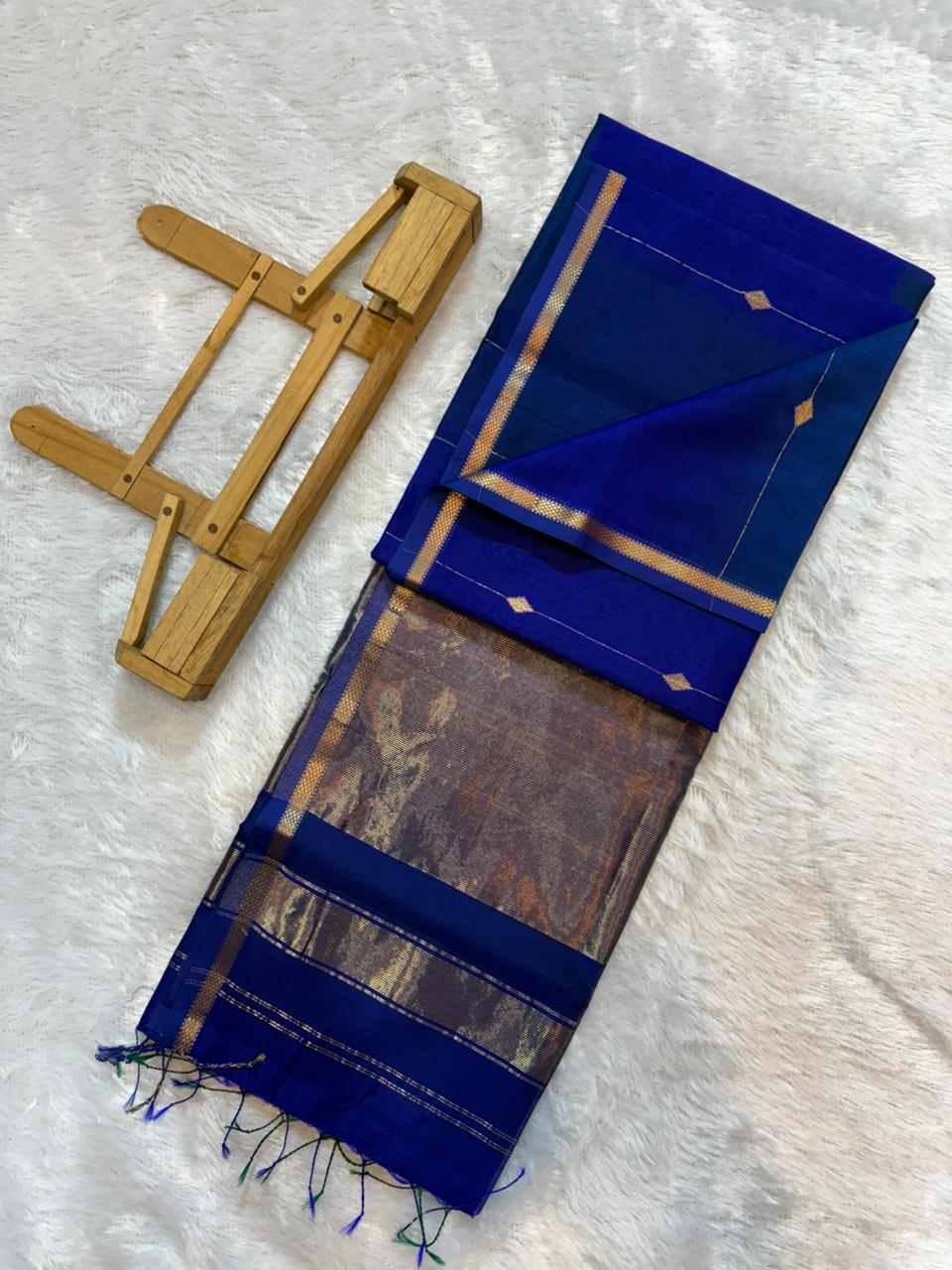 Handloom Maheshwari Silk Saree With Golden Zari Work