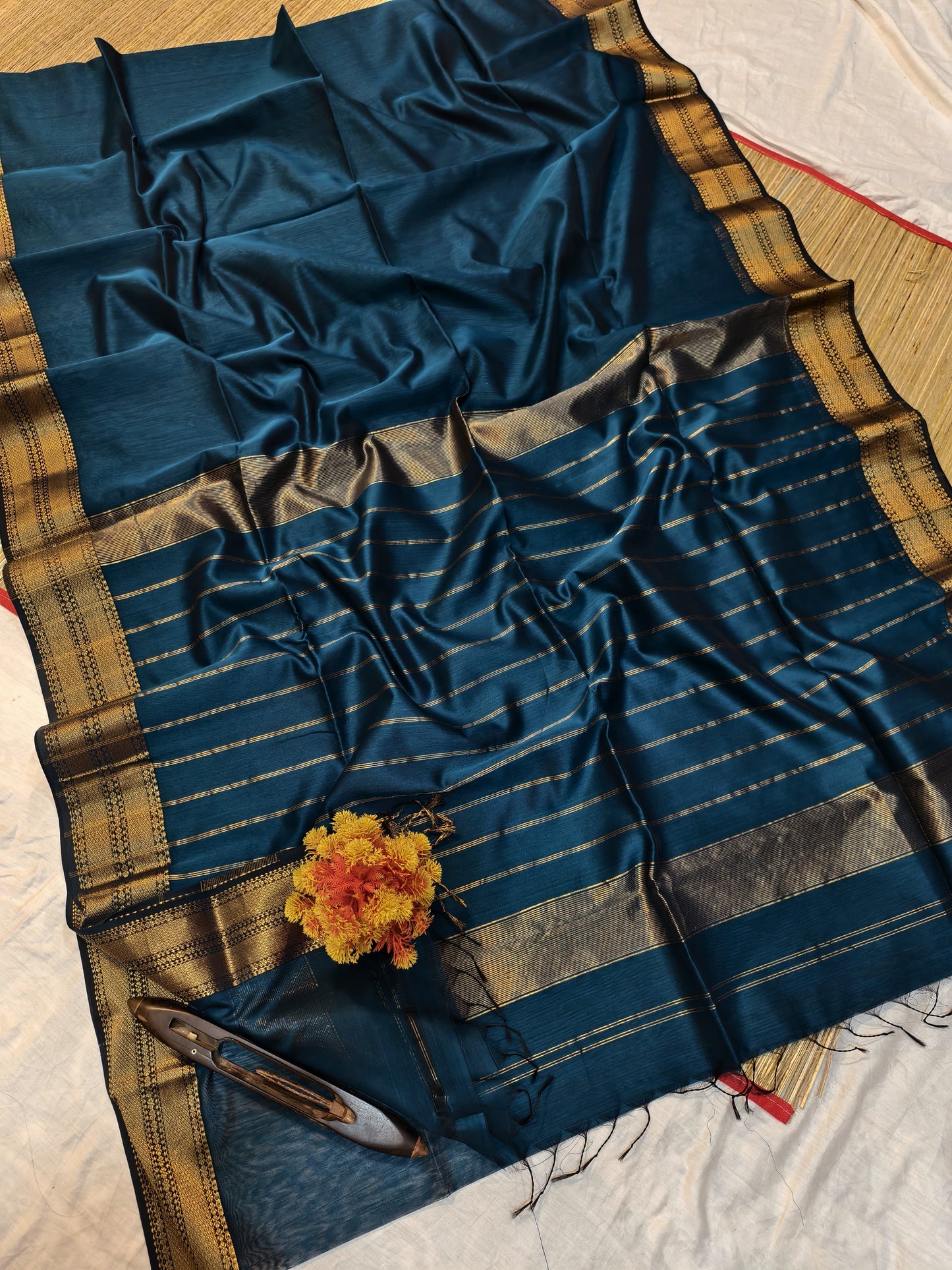Handloom Maheshwari Silk Saree With Golden Zari Work