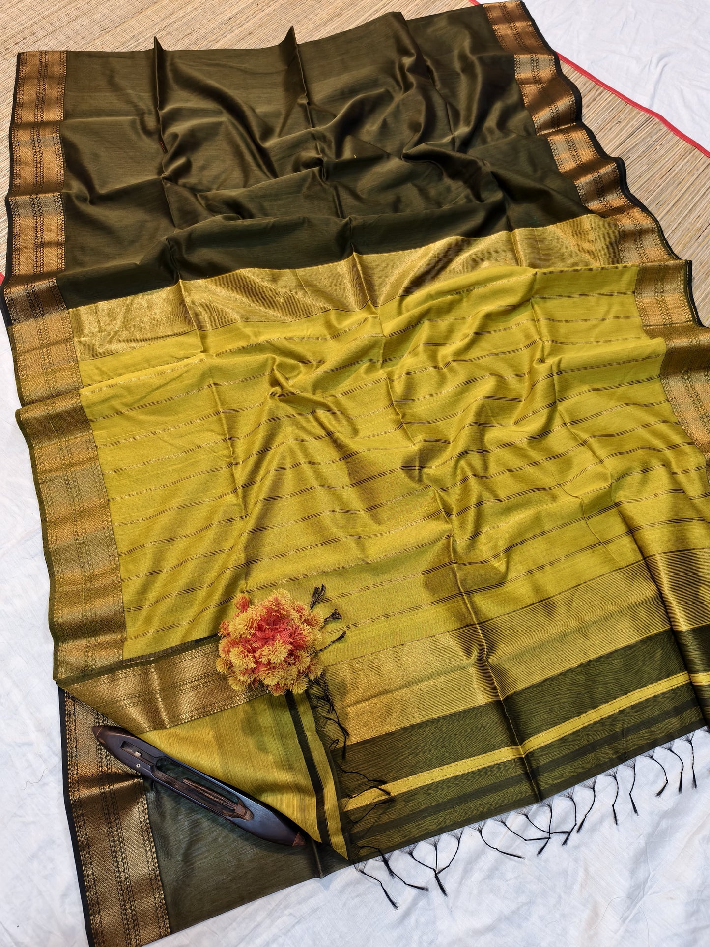 Handloom Maheshwari Silk Saree With Golden Zari Work