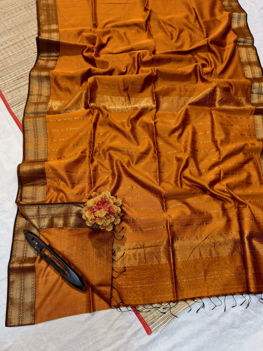 Handloom Maheshwari Silk Saree With Golden Zari Work