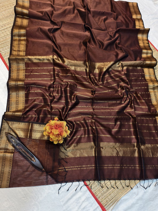 Handloom Maheshwari Silk Saree With Golden Zari Work