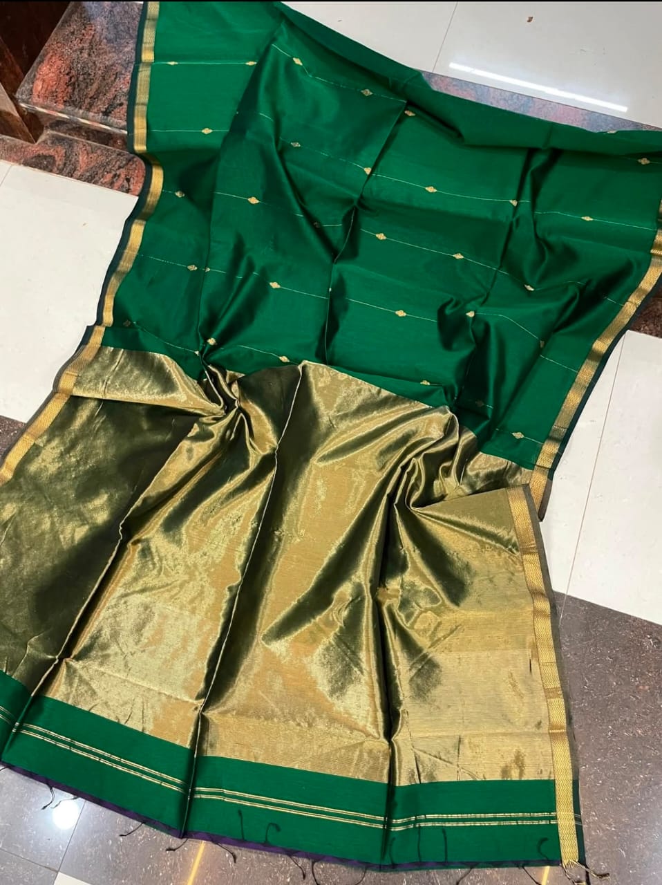 Handloom Maheshwari Silk Saree With Golden Zari Work