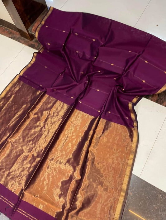 Handloom Maheshwari Silk Saree With Golden Zari Work