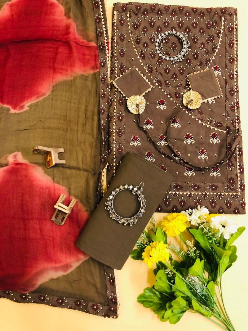 Pure Cotton Angarakha Pattern Unstitched Suit With Chiffon Dupatta.