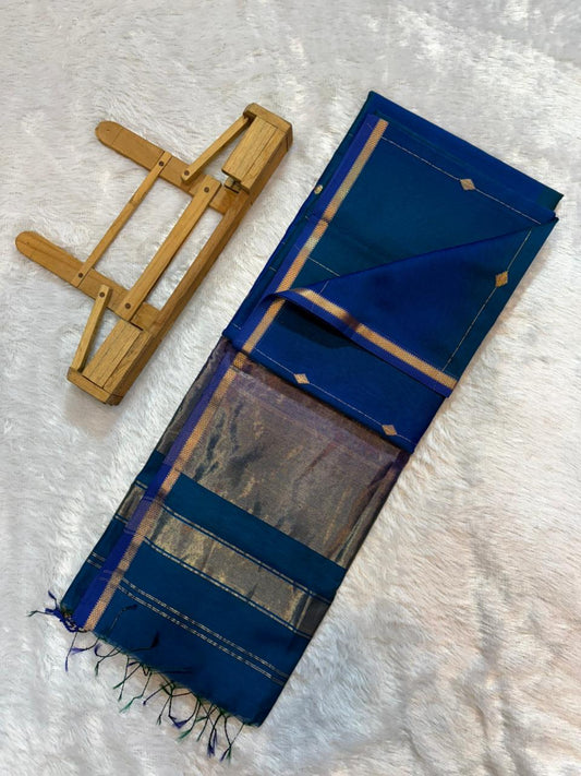 Handloom Maheshwari Silk Saree With Golden Zari Work